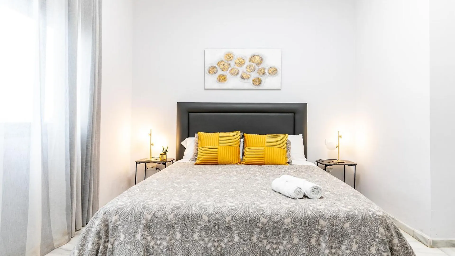 公寓 Apartamento Triana Deluxe Con Patio Privado 塞维利亚 西班牙